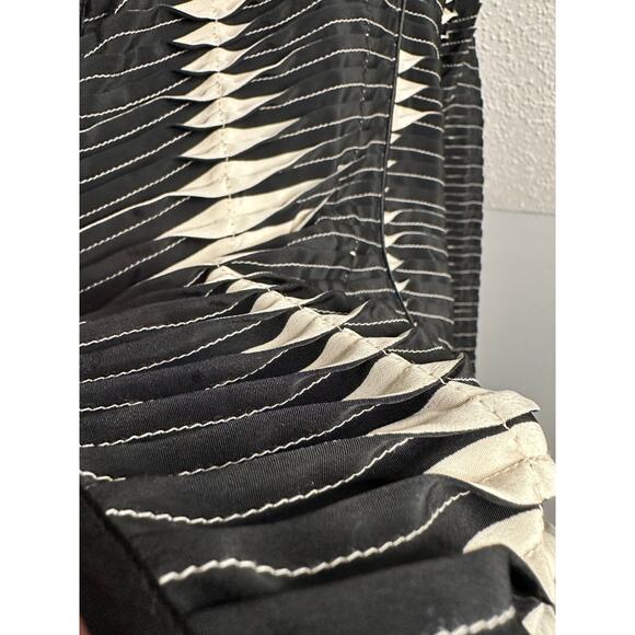 EUC Chico’s Jacket Black Off White Neutral Textured Ziggy Pattern Size 3/XL/16 - Picture 5 of 7